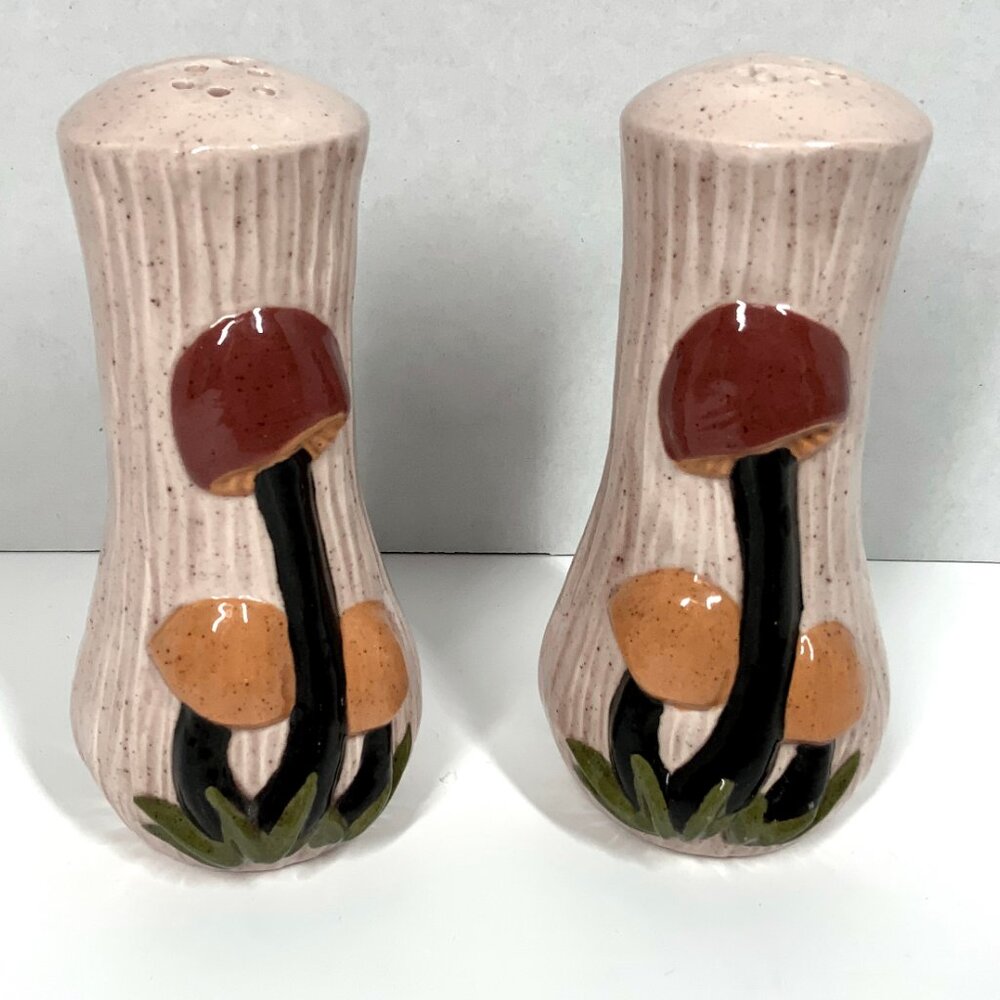 Vintage Mushroom Salt & Pepper Shakers – Ceramic Hand-Painted Woodland Kitchen